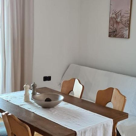 Apartmani Jelena Petrčane Extérieur photo