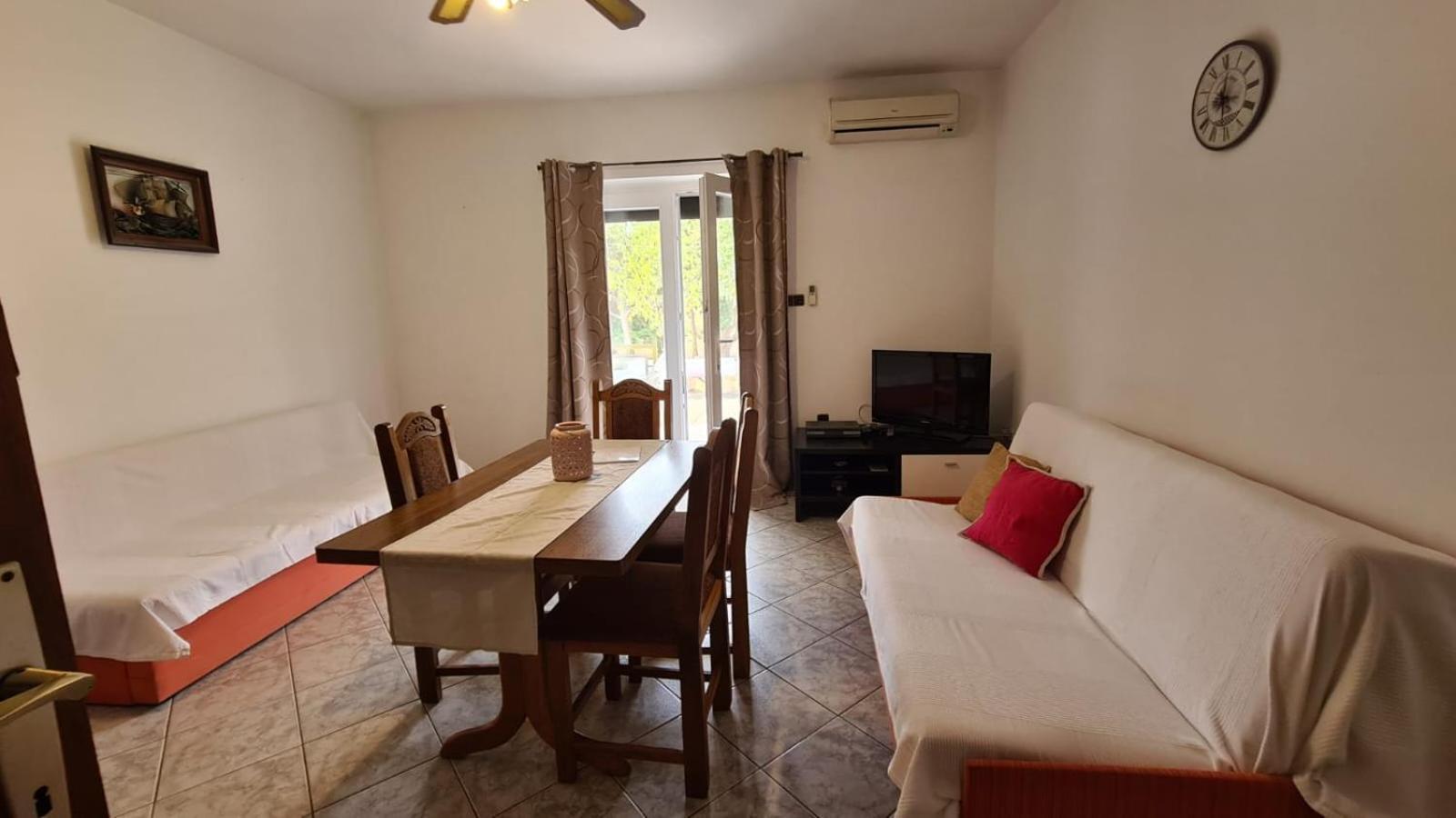 Apartmani Jelena Petrčane Chambre photo