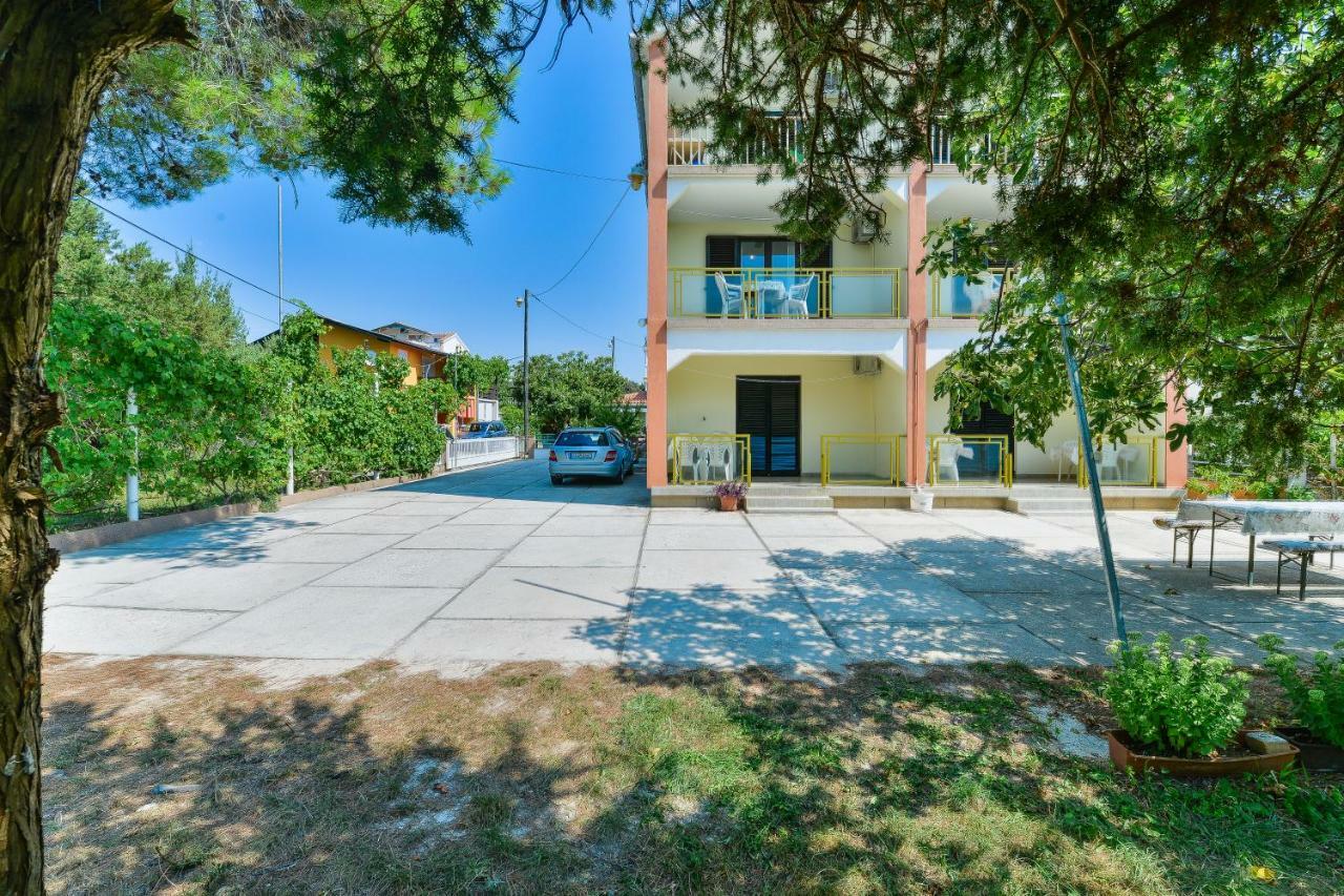 Apartmani Jelena Petrčane Extérieur photo